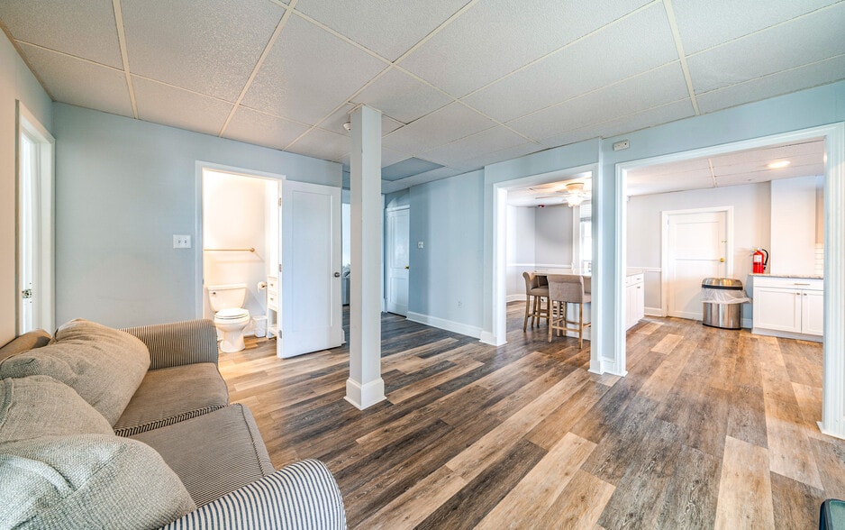 More Photos Of 617 E 8th St, Ocean City Hotel For Sale