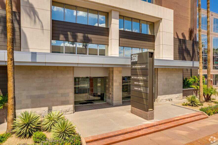 More Photos Of 3550 N Central Ave, Phoenix Office For Lease