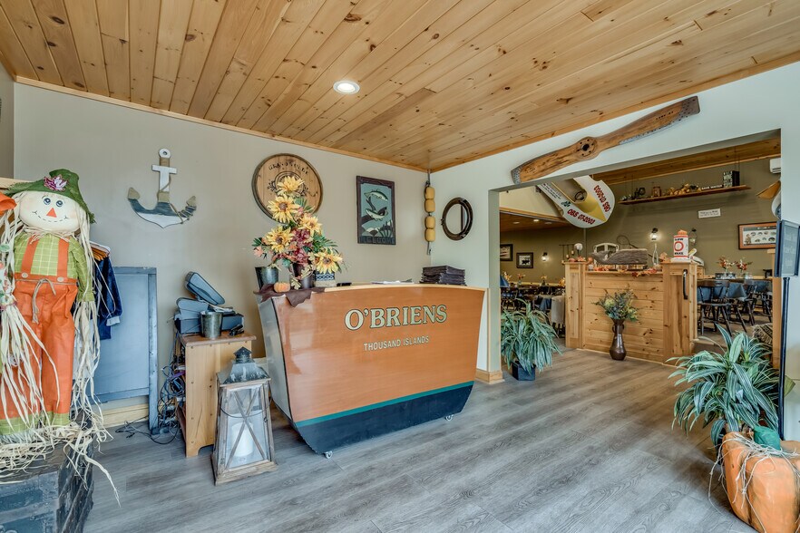 More Photos Of 226 Webb St, Clayton Bar For Sale