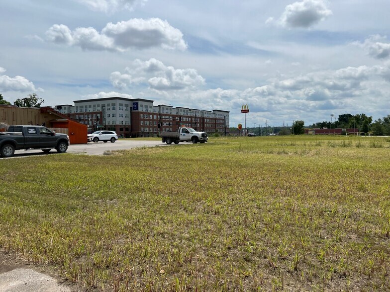 More Photos Of 704 1st Ave, Coralville Land For Sale