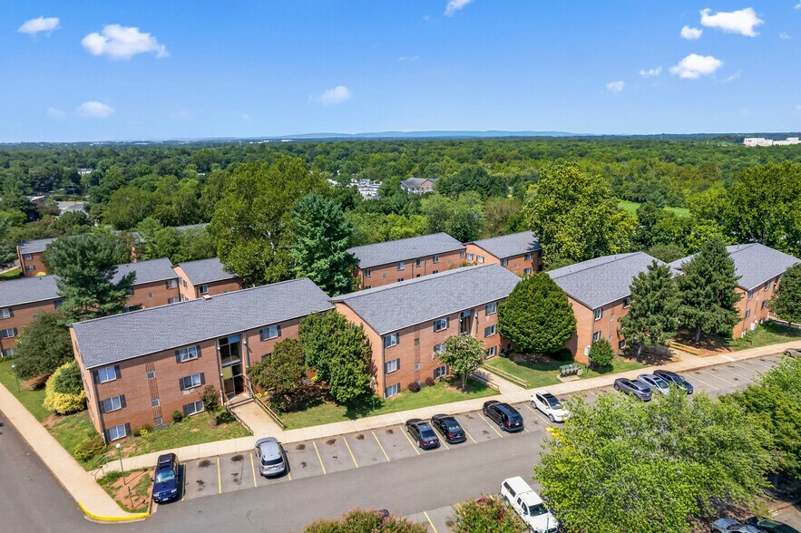 More Photos Of 7500 Prince Cole Ct, Manassas Apartments For Sale