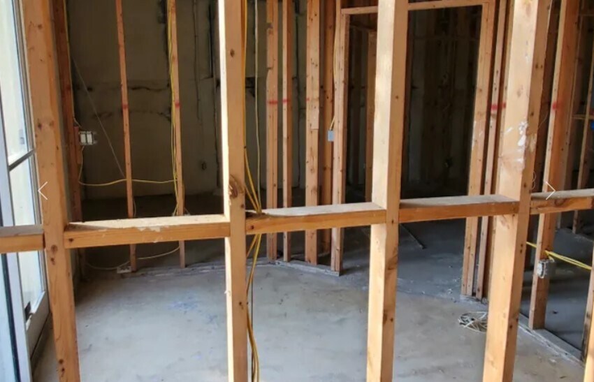 More Photos Of 24690 Sandhill Blvd, Punta Gorda Warehouse For Lease