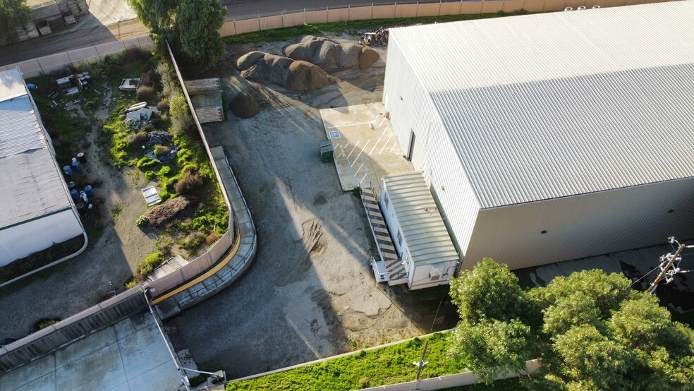 More Photos Of 151-161 Airport Rd, King City Warehouse For Sale