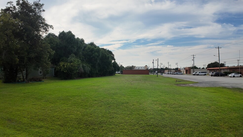 More Photos Of 322 Laurel St, La Marque Freestanding For Sale