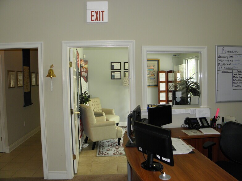 More Photos Of 1710 Orleans St, Mandeville Office For Sale