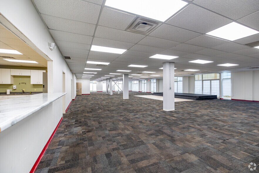 More Photos Of 6230-6360 Busch Blvd, Columbus Unknown For Lease