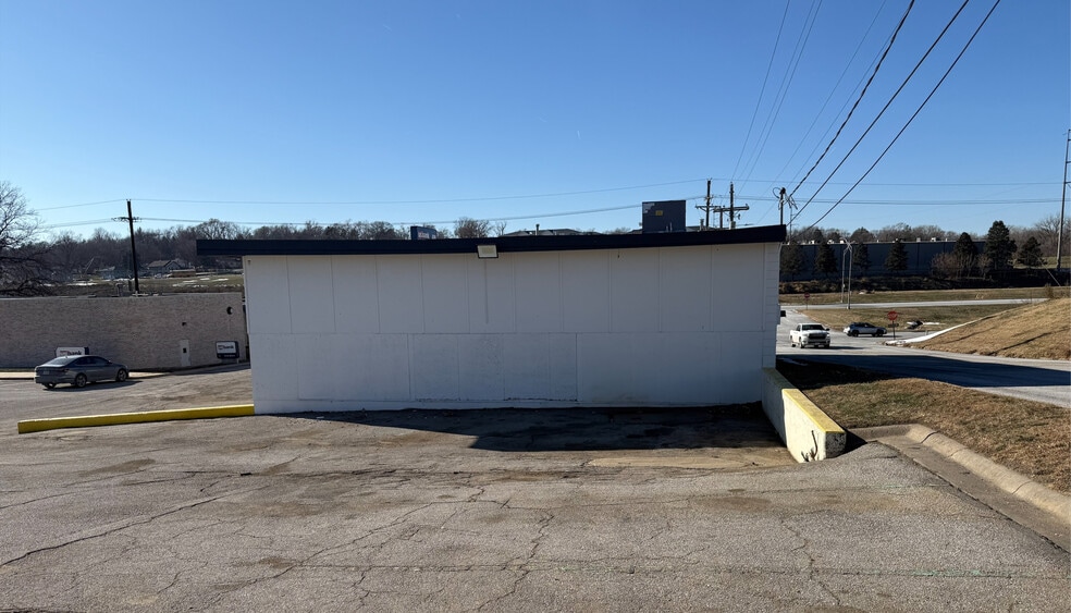 More Photos Of 1003 N Fort Crook Rd, Bellevue Warehouse For Lease