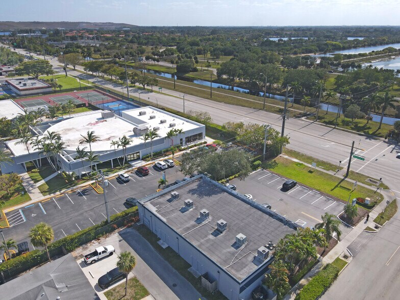 More Photos Of 404-414 S Powerline Rd, Deerfield Beach Freestanding For Lease