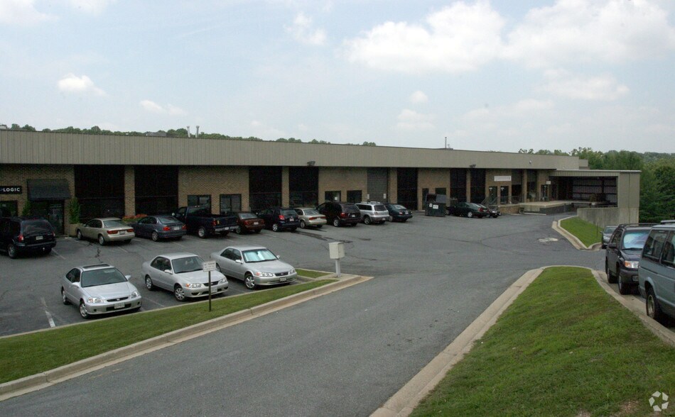 More Photos Of 18761 N Frederick Ave, Gaithersburg Light Distribution For Lease