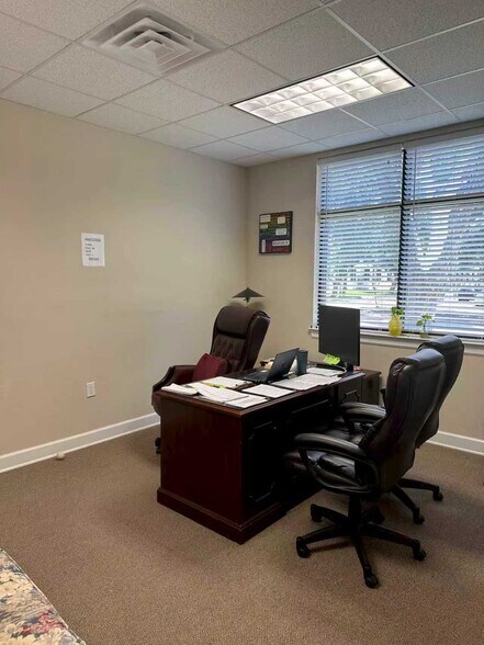 More Photos Of 12440 Emily Ct, Sugar Land Office For Lease