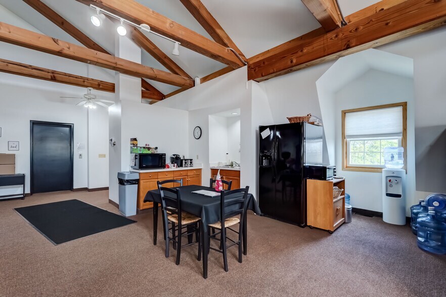 More Photos Of 1625 Rochester Rd, Farmington Office For Sale