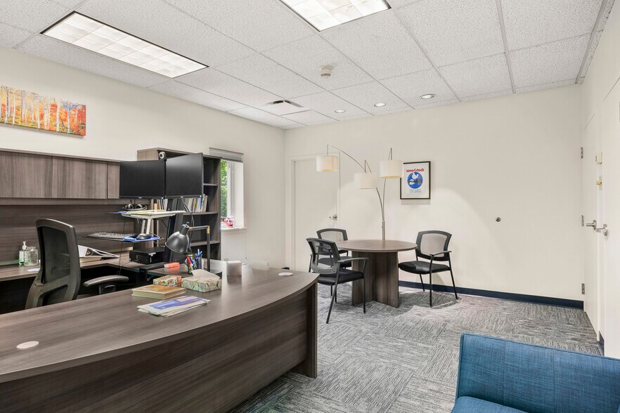 More Photos Of 25 Delaware Ave, Delmar Office For Lease