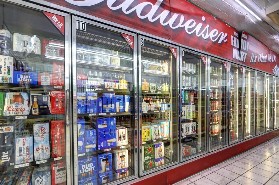 More Photos Of 21-31 W Army St, Henderson Storefront For Sale