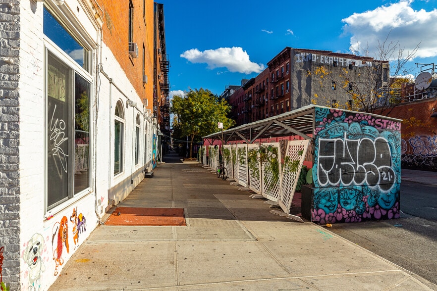 More Photos Of 501 E 6th St, New York Apartments For Lease