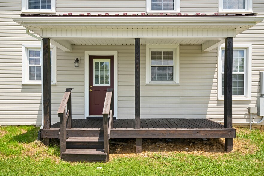 More Photos Of 6245 University Park Dr, Radford Office Residential For Sale