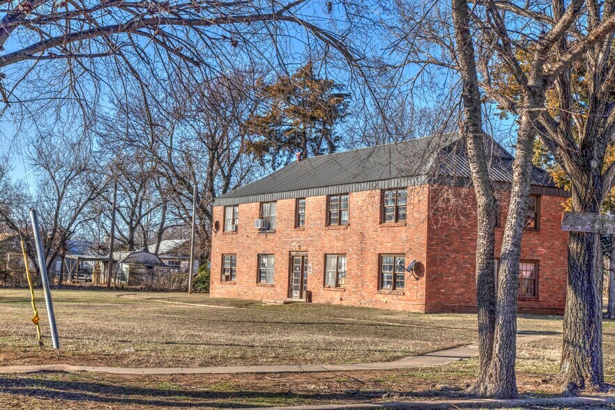 More Photos Of 701 W Pine Ave, Duncan Apartments For Sale