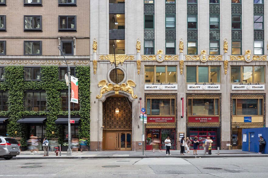 More Photos Of 57 W 57th St, New York Office For Lease
