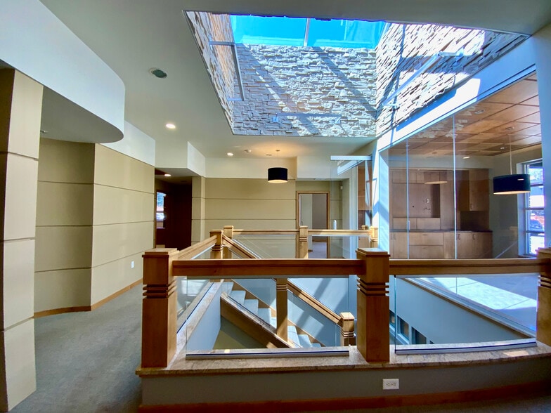 More Photos Of 6027 W Vliet St, Milwaukee Storefront Retail Office For Sale