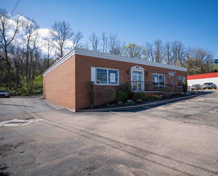 More Photos Of 196 Murtland Ave, Washington Office For Lease