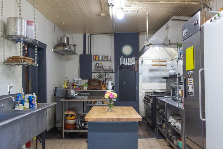 More Photos Of 585 Calle La Placita, Lincoln Hospitality For Sale