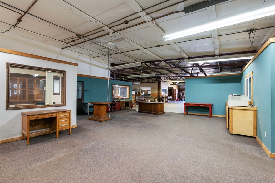 More Photos Of 690 S Lapeer Rd, Oxford Warehouse For Sale