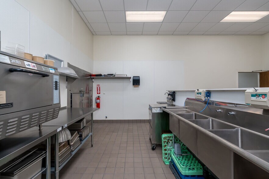 More Photos Of 620 2nd St, Kenyon Storefront For Sale