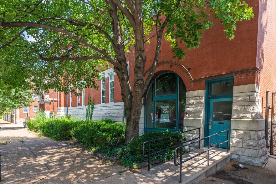 More Photos Of 12-14 N Newstead Ave, Saint Louis Office For Lease