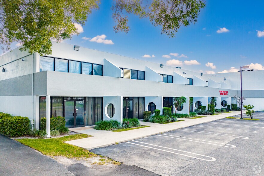 Primary Photo Of 11917-11929 W Sample Rd, Coral Springs Warehouse For Lease
