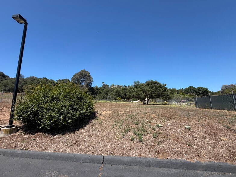 More Photos Of 27354 Valley Center Rd, Valley Center Freestanding For Lease