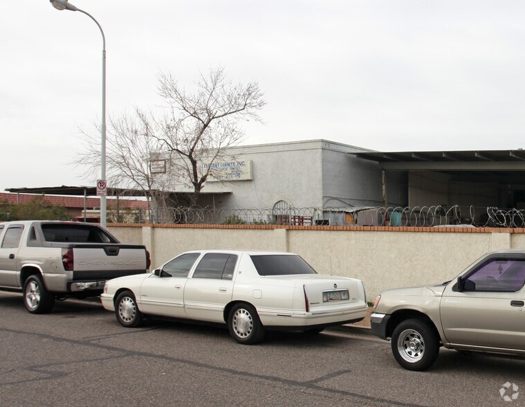 More Photos Of 7838 N 68th Ave, Glendale Manufacturing For Lease