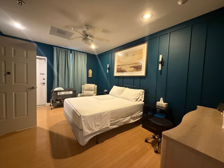 More Photos Of 1900 E Bay Dr, Largo Medical For Sale