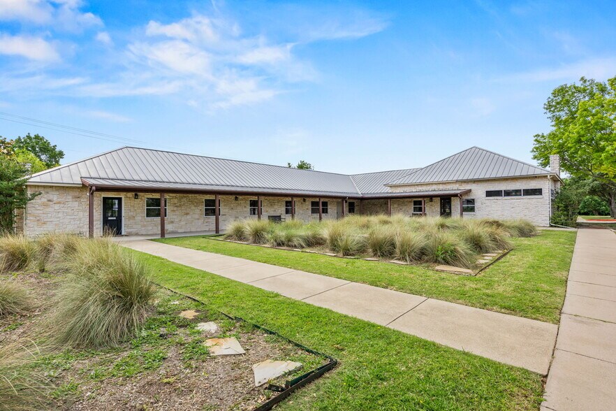 Primary Photo Of 610 N Town East Blvd, Mesquite Medical For Sale