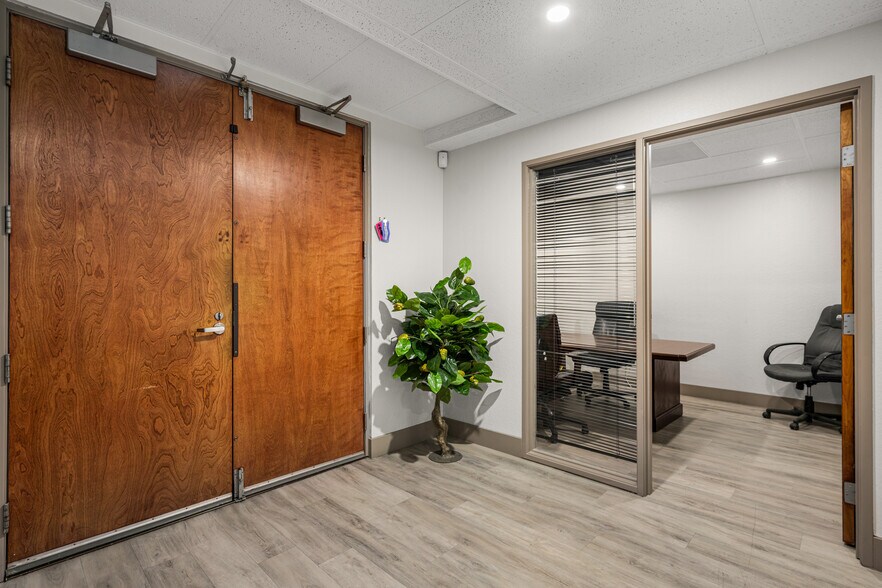More Photos Of 2107 N Broadway, Santa Ana Loft Creative Space For Sale