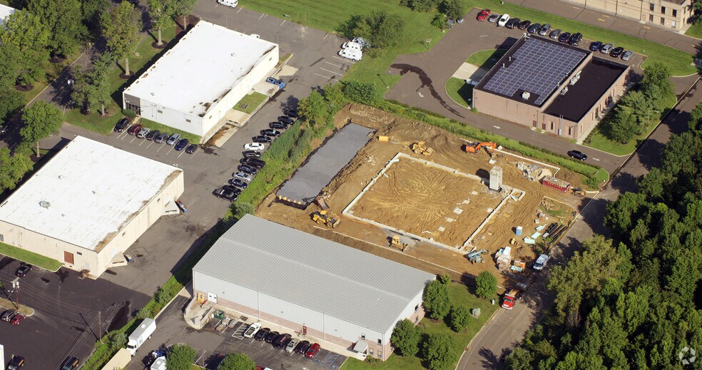 More Photos Of 110 N Gold Dr, Robbinsville Warehouse For Lease