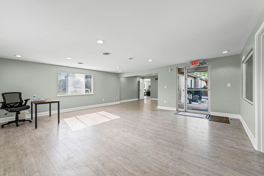 More Photos Of 3236 Rochester Rd, Troy Freestanding For Lease