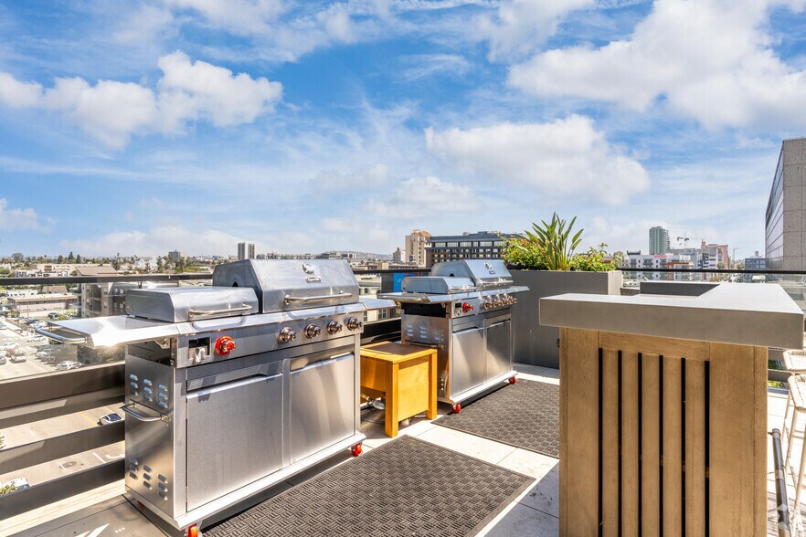 More Photos Of 500 W Broadway, Long Beach Apartments For Lease