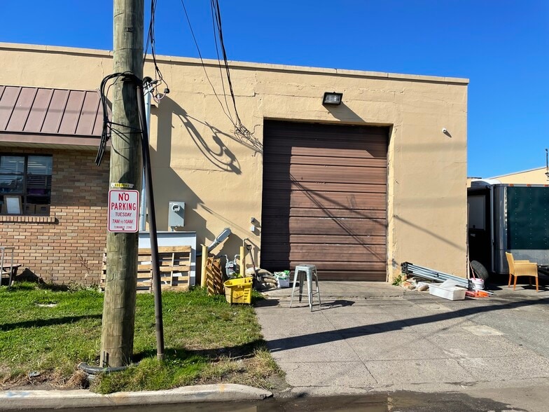 Primary Photo Of 73-75 Burlews Ct, Hackensack Warehouse For Lease