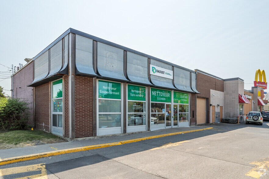 More Photos Of 2600 Rue Victoria, Montréal Freestanding For Lease