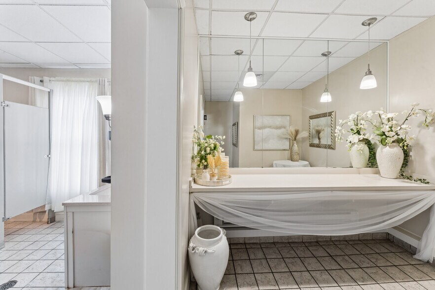 More Photos Of 62 Cove St, New Haven Specialty For Sale