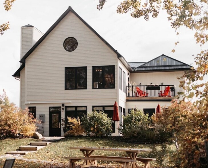 Primary Photo Of 1998-2006 Phelan Rd W, Ottawa Hotel For Lease