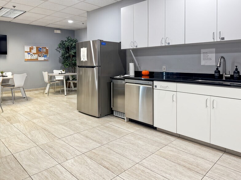 More Photos Of 1350 N Loop 1604 E, San Antonio Coworking Space