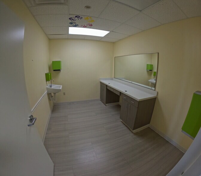 More Photos Of 11870 Cranston Dr, Arlington Office For Lease