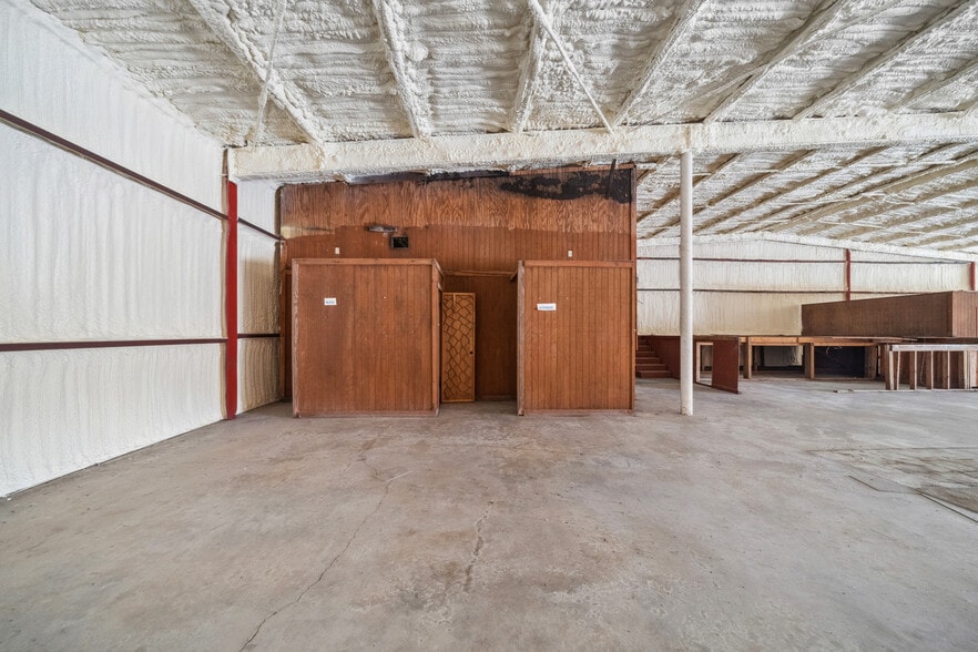 More Photos Of 149 County Road 219, Bay City Warehouse For Sale