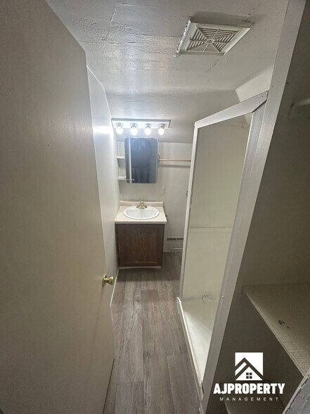 More Photos Of 1118 W 8th St, Sioux Falls Multifamily For Sale