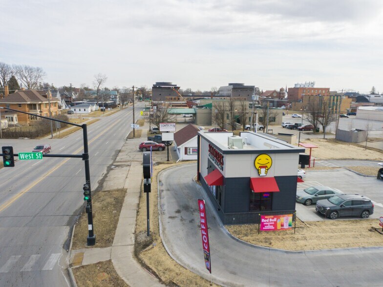 More Photos Of 1026 West St, Grinnell General Retail For Sale