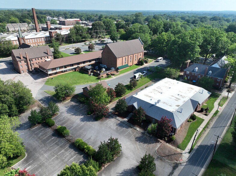 More Photos Of 50 Donnie Ave NW, Concord Specialty For Lease