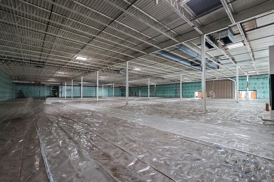 More Photos Of 32070 Gratiot Ave, Roseville Freestanding For Lease