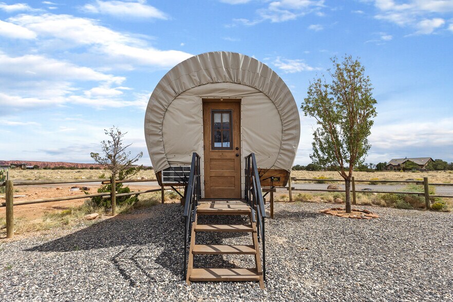 More Photos Of 955 E Utah State Route 24, Torrey Hotel For Sale