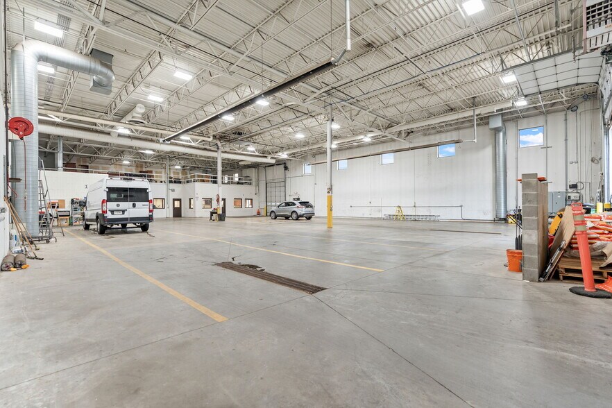 More Photos Of 2905 Lexington Ave S, Eagan Flex For Sale