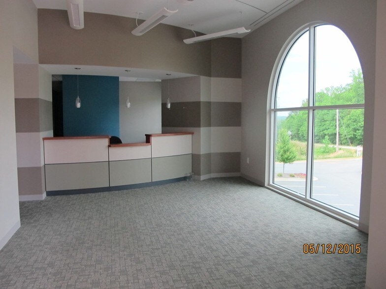 More Photos Of 7316 Spout Springs Rd, Flowery Branch Office For Sale